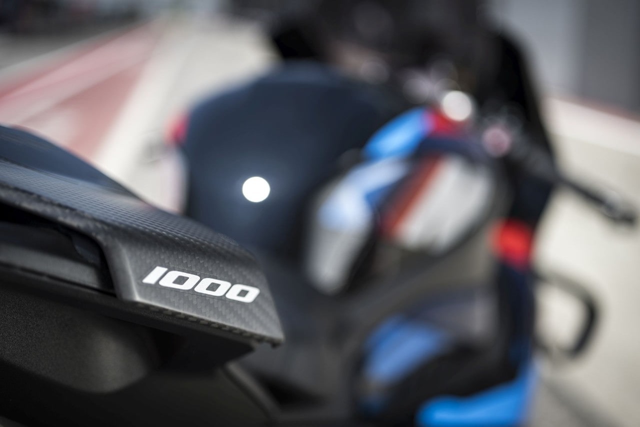 DueruoteTG #238 - Abbiamo guidato in pista la BMW che corre in SBK! 